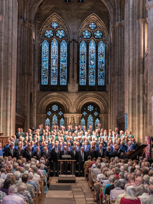 Men magnificent music Romsey Abbey